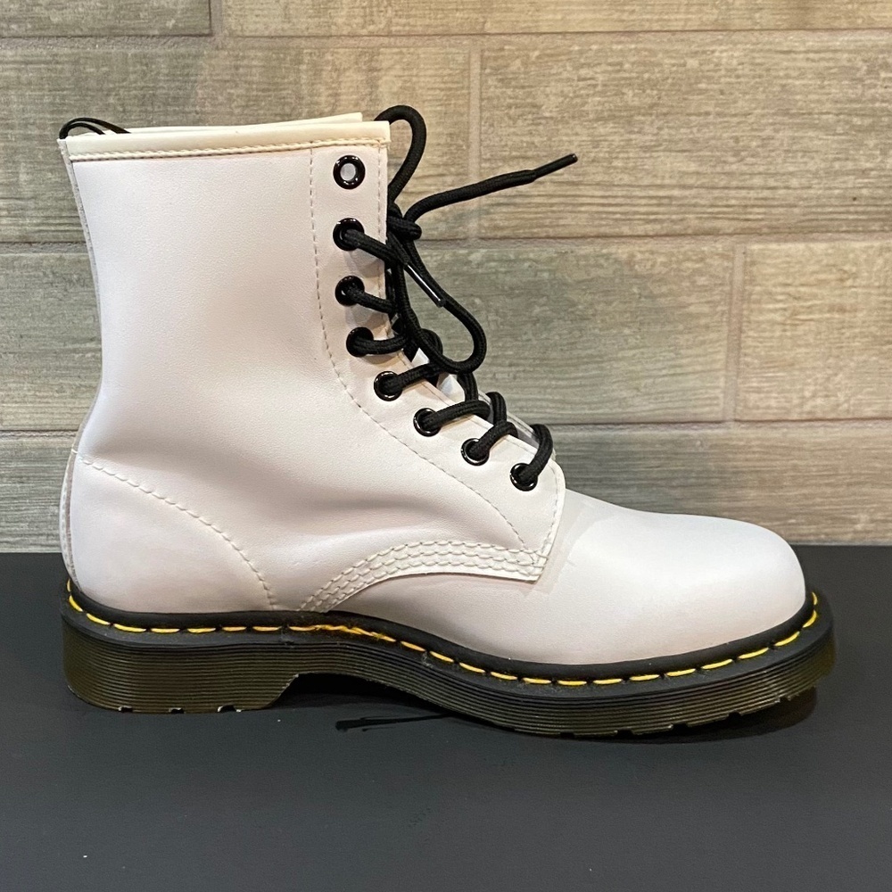 NWOT Dr. Martens 1460 SMOOTH LEATHER LACE UP BOOTS-White- Women's‎ Size 8 - Picture 8 of 12